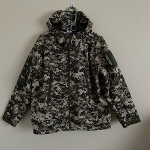 New Waterproof Soft Shell Camo Jacket